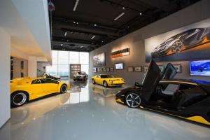 Легендарный бренд Lamborghini — от тракторов до электрокаров