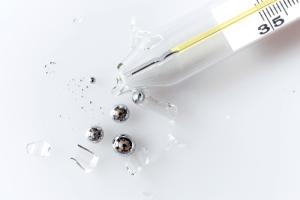 Как убрать ртуть в помещении и зачем обращаться к специалистам по демеркуризации