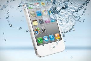 Что делать, если iPhone упал в воду? Ремонт после затопления