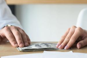 Методи боротьби з корупцією у різних країнах: корисний для України досвід