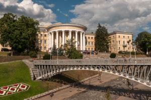 Чому варто відвідати Жовтневий Палац?