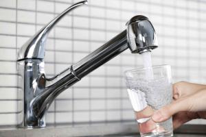 Як забезпечити комплексну очистку водопровідної води вдома