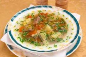 Мясной суп со стручковой фасолью
