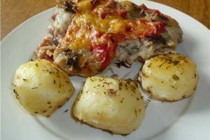 Свинина, запеченная с овощами