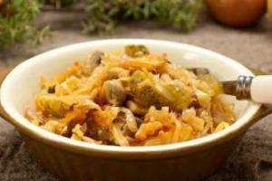 Капустная солянка с шампиньонами
