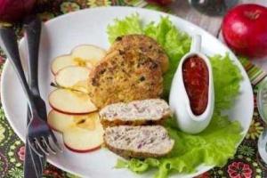 Куриные котлеты с яблоками