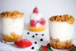 Рисовый крем с карамелью и яблоками