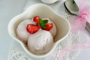 Мороженное из клучники с йогуртом