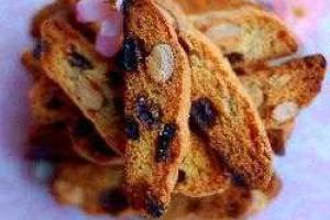 Бискотти с изюмом и орехами