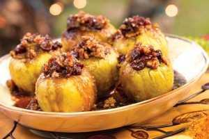 Запеченные яблоки с орехами и медом