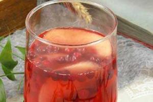 Компот из брусники и яблок(ранеток)