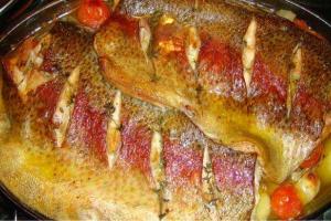 Новогодний стол: форель с соевым соусом и кунжутом