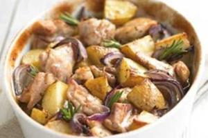 Новогодний стол: курица в белом вине