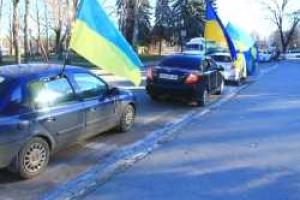 Активисты Майдана пикетируют столичное ГАИ