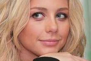 С нового года Тина Кароль живет в загородном доме