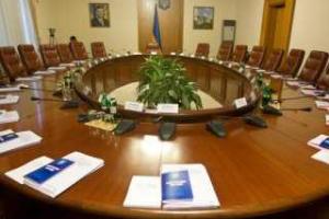 Янукович отправил Азарова и правительство в отставку — указ