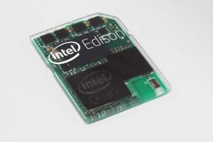 Невероятно маленький компьютер  INTEL EDISON