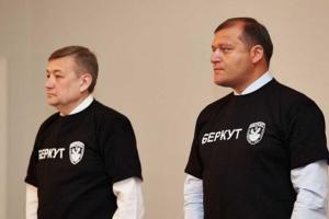 Добкин и депутаты-регионалы пришли на сессию Харьковского облсовета в футболках "Беркут"