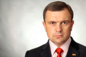 Отставки одного Азарова недостаточно - Пацкан