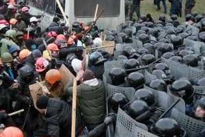 Власти и оппозиции посоветовали обуздать своих силовиков