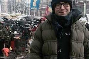 Малахов сфотографировался на фоне беспорядков в Киеве