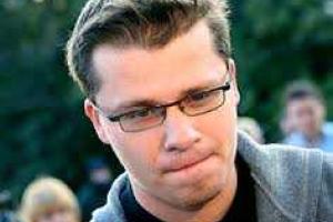  Харламов оставил Асмус с  ребенком