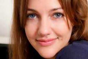 Мерьем Узерли каждую неделю молится за свою малышку 