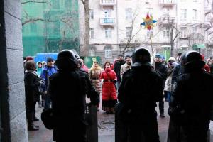 «Фолькнери» колядовали в правительственном квартале