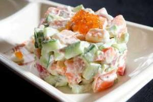 Оливье с красной рыбой и икрой