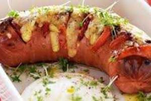 Сардельки с горчицей и сыром