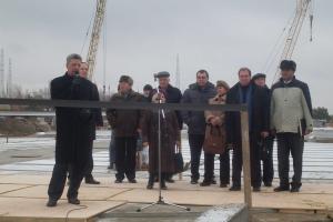 Вице-премьер-министр Украины Юрий Бойко приехал в Рубежное на закладку строительства нового производства 