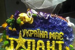 Судье «Україна має талант» подарили море цветов 