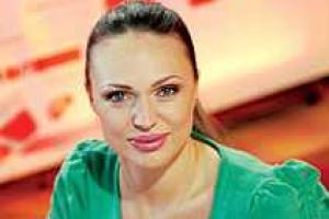 Алла Довлатова пьет по три литра воды в день