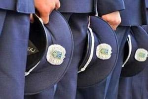 Милиция задержала нескольких вооруженных людей в форме самообороны. Они оказались милиционерами!