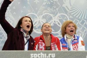 Фигуристка Аделина Сотникова выиграла золото в личных соревнованиях на Олимпиаде в Сочи