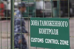 «Велели не пущать»: Россия «разворачивает» украинские продукты и уголь