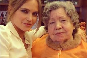 Глюкоза опубликовала снимок с любимой бабулей