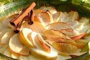 Яблочный десерт под маскарпоне с медом