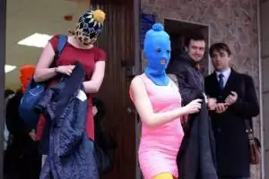 Pussy Riot : задержали, допросили, отпустили