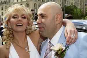 Валерия с мужем отмечают годовщину свадьбы