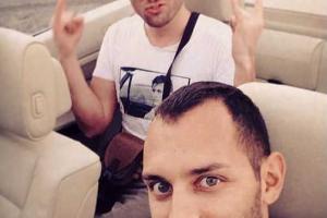 Искорнев уехал на отдых с молодым человеком