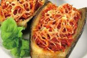 Баклажаны фаршированные рисом и овощами