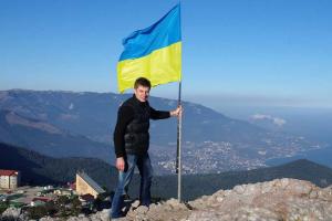 Видео: В день референдума одесский депутат водрузил над Крымом государственный флаг Украины