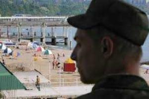 В Крыму действует право человека с оружием, и уже сорван туристический сезон - "Удар"
