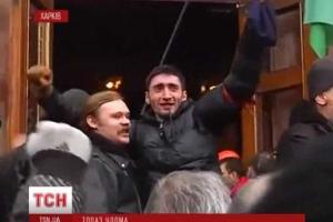 Звезду "антимайдана" Топаза посадили под круглосуточный домашний арест