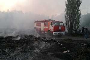 В Николаеве спасатели ликвидировали пожар площадью 1000 кв. м