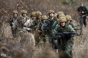 Брат у ворот: Десятки тысяч российских военных находятся у границы Украины 