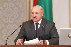Лукашенко выступил с ежегодным посланием к белорусам и призвал "не жрать на ночь картошку с мясом"