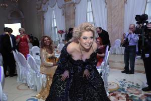 Лена Ленина провела лотерею для звезд 