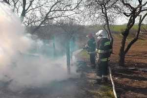 На территории частного домохозяйства в Черкасской области возник пожар
